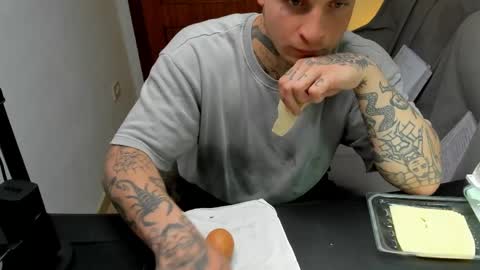 Layne online show from May 2026 02:45:01 PM