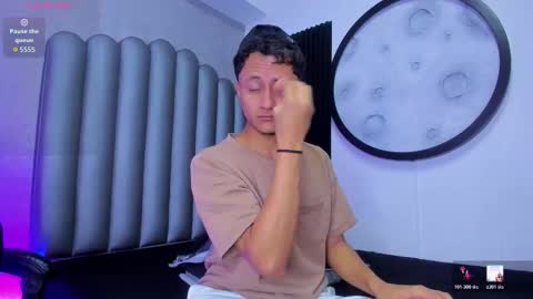 _leohot_ online show from January 2026 03:19:02 AM