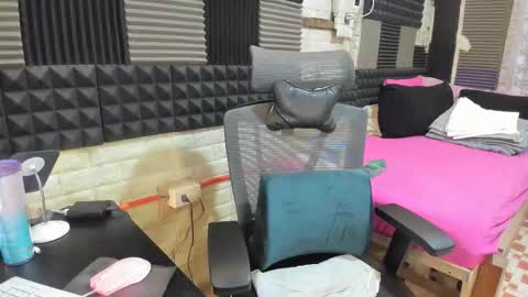 lexie online show from September 2025 05:22:02 AM