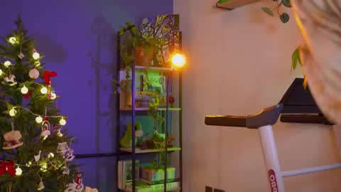 Snapshot of _lightmyfire_ chatting on December 2025 04:00:01 PM Salome Kelch online show from December 2025 04:00:01 PM