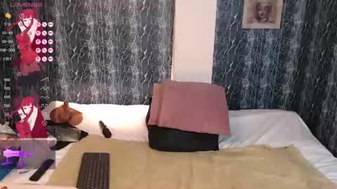 Snapshot of _lilithrose chatting on June 2026 08:22:02 PM Ask me online show from June 2026 08:22:02 PM