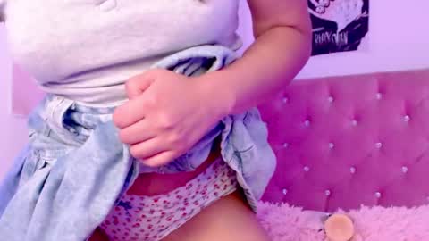 Snapshot of _lloou_ chatting on February 2025 10:21:02 PM Sofia 3 online show from February 2025 10:21:02 PM
