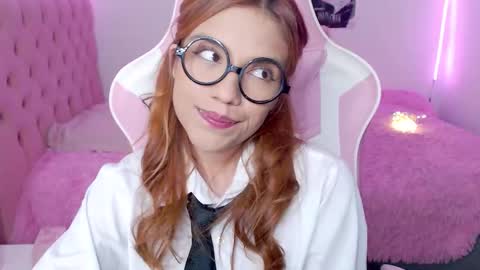 Snapshot of _lloou_ chatting on October 2025 08:41:01 PM Sofia 3 online show from October 2025 08:41:01 PM