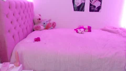 Snapshot of _lloou_ chatting on October 2025 12:55:01 AM Sofia 3 online show from October 2025 12:55:01 AM