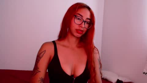 _loreana_ online show from January 2025 12:22:01 PM