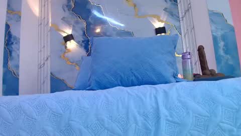 Lorrayne online show from September 2025 12:20:01 PM