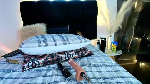 Lorrayne online show from April 2026 05:30:01 PM