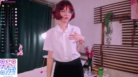 Snapshot of _lucystars chatting on November 2025 02:05:02 PM _lucystars online show from November 2025 02:05:02 PM