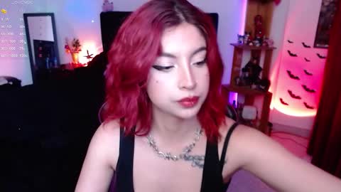 Queen.  Help me reach 100 thumbs up  online show from October 2025 08:29:02 PM