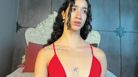 Snapshot of _luna_dupont_ chatting on December 2024 12:02:01 PM Luna online show from December 2024 12:02:01 PM