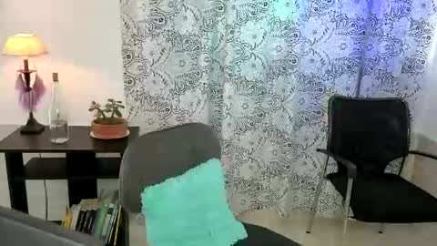 _lunablondie_ online show from June 2026 02:42:01 PM