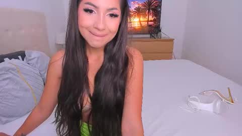 Lynna online show from September 2025 10:09:01 PM