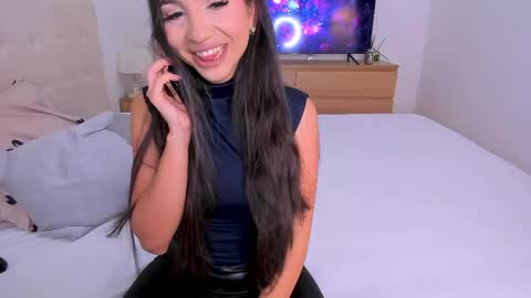 Lynna online show from April 2026 09:17:01 PM