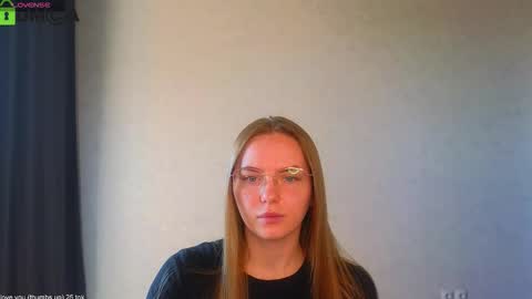 Snapshot of _lysafeta_ chatting on September 2025 10:04:02 AM Welcome guys Pleasure to see you all here My name is Lysafeta and MichaelaTip menu is active Private is open online show from September 2025 10:04:02 AM