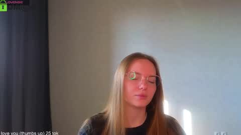 Snapshot of _lysafeta_ chatting on September 2025 04:36:02 AM Welcome guys Pleasure to see you all here My name is Lysafeta and MichaelaTip menu is active Private is open online show from September 2025 04:36:02 AM