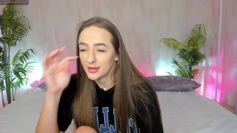 Snapshot of _m1ssbarbie chatting on February 2025 01:57:01 AM _m1ssbarbie online show from February 2025 01:57:01 AM