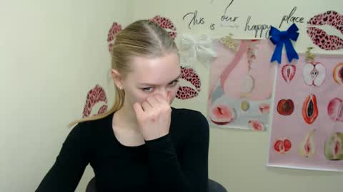 Clara online show from December 2024 09:33:02 AM