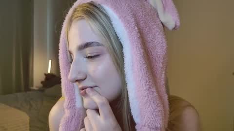 Snapshot of _magic_smile chatting on April 2026 01:38:02 PM Anna online show from April 2026 01:38:02 PM