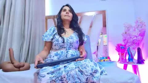 _marcela__ online show from November 2025 12:42:02 PM