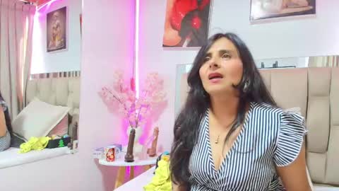 _marcela__ online show from May 2026 02:45:01 PM