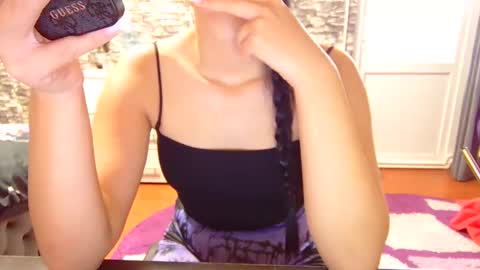 Snapshot of _mari___ chatting on September 2025 08:05:02 AM Mari online show from September 2025 08:05:02 AM