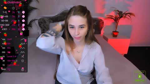 Eva  online show from December 2024 10:02:02 PM