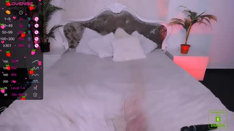 Eva  online show from December 2024 01:47:01 AM