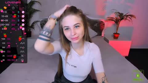 Eva  online show from January 2025 10:13:01 PM