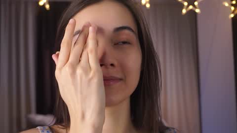  Gwen  online show from December 2024 07:01:01 PM