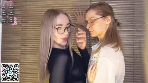 Elva and Kate  online show from October 2025 09:30:02 AM