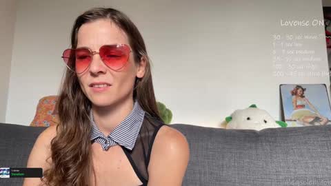 Snapshot of _meg chatting on November 2025 01:54:02 PM Meg online show from November 2025 01:54:02 PM