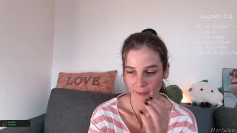 Snapshot of _meg chatting on November 2025 11:20:01 AM Meg online show from November 2025 11:20:01 AM