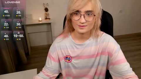 Snapshot of _meow_neko_ chatting on December 2025 01:49:01 PM _meow_neko_ online show from December 2025 01:49:01 PM