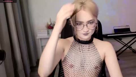 _meow_neko_ online show from April 2026 11:13:01 PM