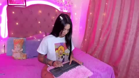 Snapshot of _mia_9 chatting on December 2024 11:36:02 PM Mia online show from December 2024 11:36:02 PM