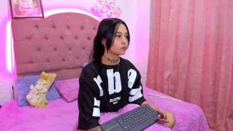 Snapshot of _mia_9 chatting on December 2024 12:00:02 AM Mia online show from December 2024 12:00:02 AM