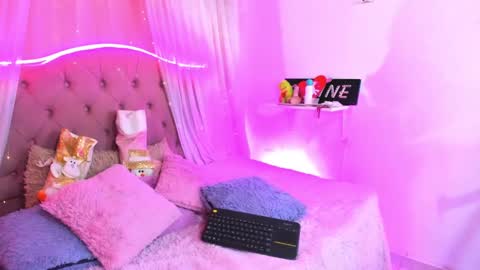 Snapshot of _mia_9 chatting on February 2025 08:41:01 PM Mia online show from February 2025 08:41:01 PM