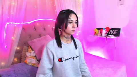 Snapshot of _mia_9 chatting on February 2025 12:05:02 AM Mia online show from February 2025 12:05:02 AM