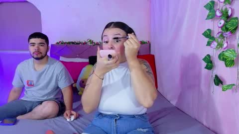 Snapshot of _mia_and_mike_ chatting on September 2025 02:00:01 PM Mia y Mike online show from September 2025 02:00:01 PM