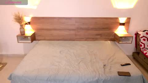 Mia online show from March 2026 10:46:02 PM