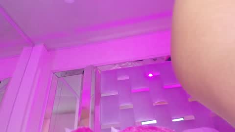 Snapshot of _mia_sweett chatting on December 2024 11:40:01 PM MIA online show from December 2024 11:40:01 PM