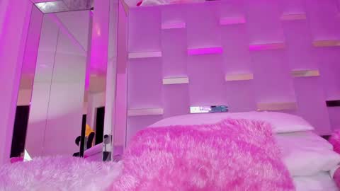 Snapshot of _mia_sweett chatting on December 2024 11:56:01 PM MIA online show from December 2024 11:56:01 PM