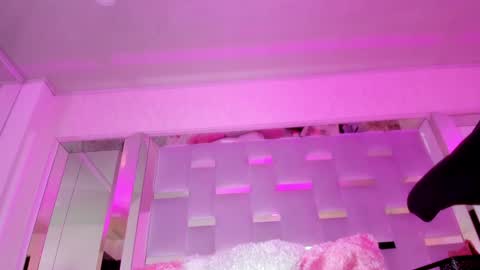 Snapshot of _mia_sweett chatting on December 2024 11:05:01 PM MIA online show from December 2024 11:05:01 PM