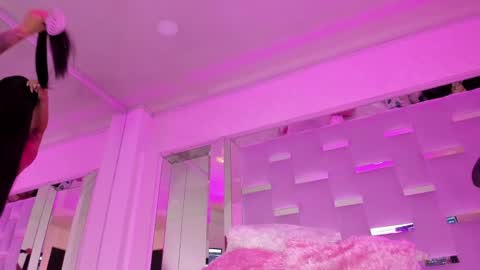 Snapshot of _mia_sweett chatting on February 2025 10:06:02 PM MIA online show from February 2025 10:06:02 PM