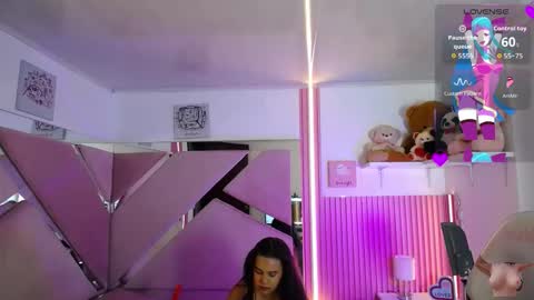 Snapshot of _miaaleon chatting on October 2025 12:57:02 PM Mia online show from October 2025 12:57:02 PM