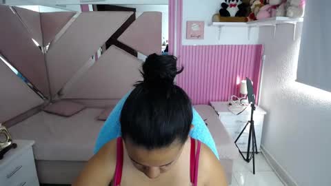  Mia  online show from May 2026 12:54:02 PM