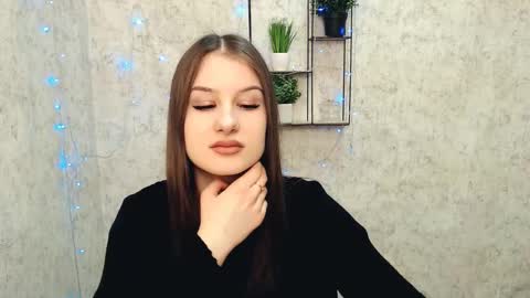 Mia online show from February 2025 05:18:02 PM