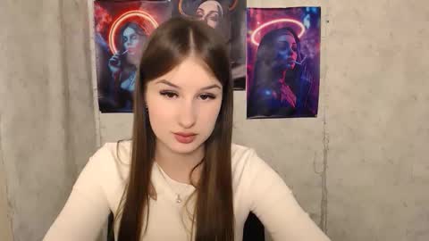 Mia online show from September 2025 01:24:02 PM