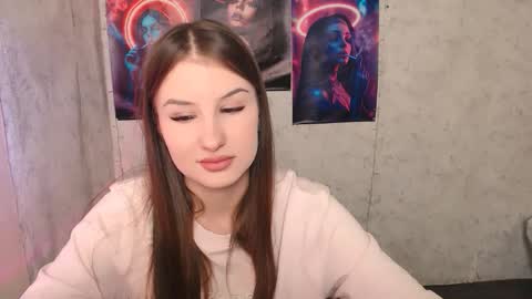 Mia online show from October 2025 01:11:01 PM