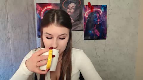 Mia online show from February 2026 02:32:02 PM